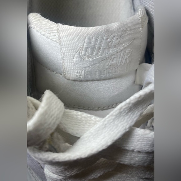 Nike Air Force 1 ‘07 Triple White Size 8 Mens Low 2022 CW2288-111 - Picture 5 of 10